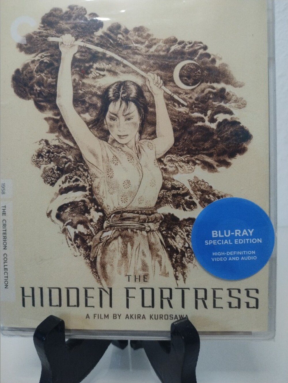 The Hidden Fortress (The Criterion Collection) Blu-ray and DVD dual-format